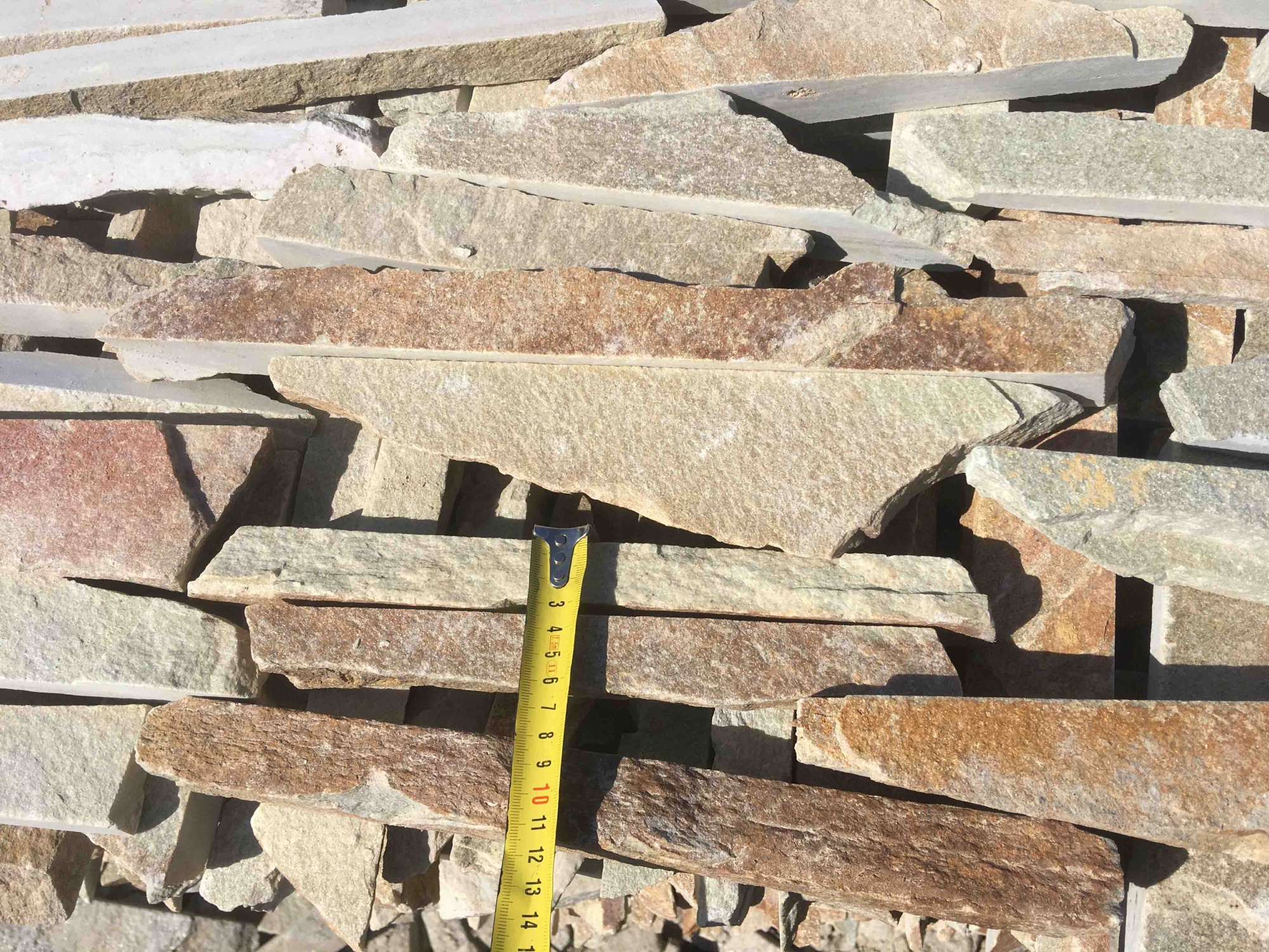 Горбушка златолит золотистый для облицовки купить в Ишиме