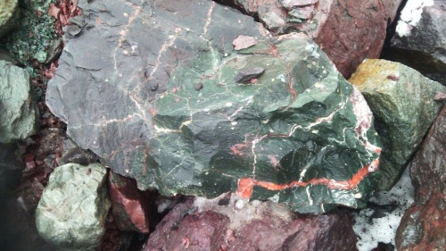 Гигантские зелёные валуны для ландшафтного дизайна весом более 5 тонн купить в Ишиме