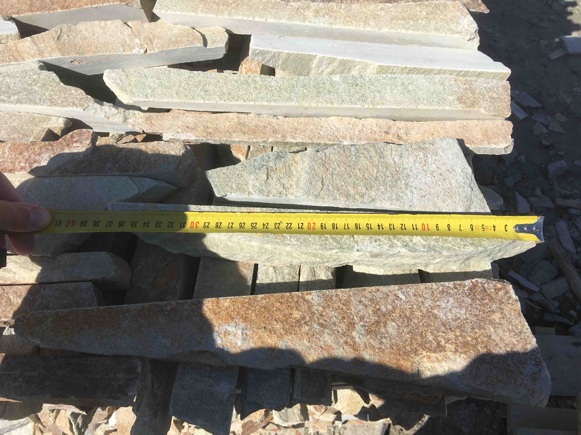 Горбушка златолит золотистый для облицовки купить в Ишиме