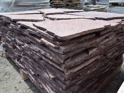 Плитняк лемезит бордовый для облицовки цоколя 20-25 мм  купить в Ишиме