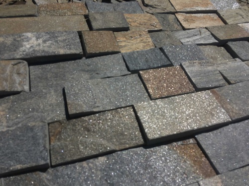 Плитка пилёная златолит Уральский для цоколя, отмостки купить в Ишиме