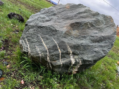 Гигантские зелёные валуны для ландшафтного дизайна весом более 5 тонн купить в Ишиме