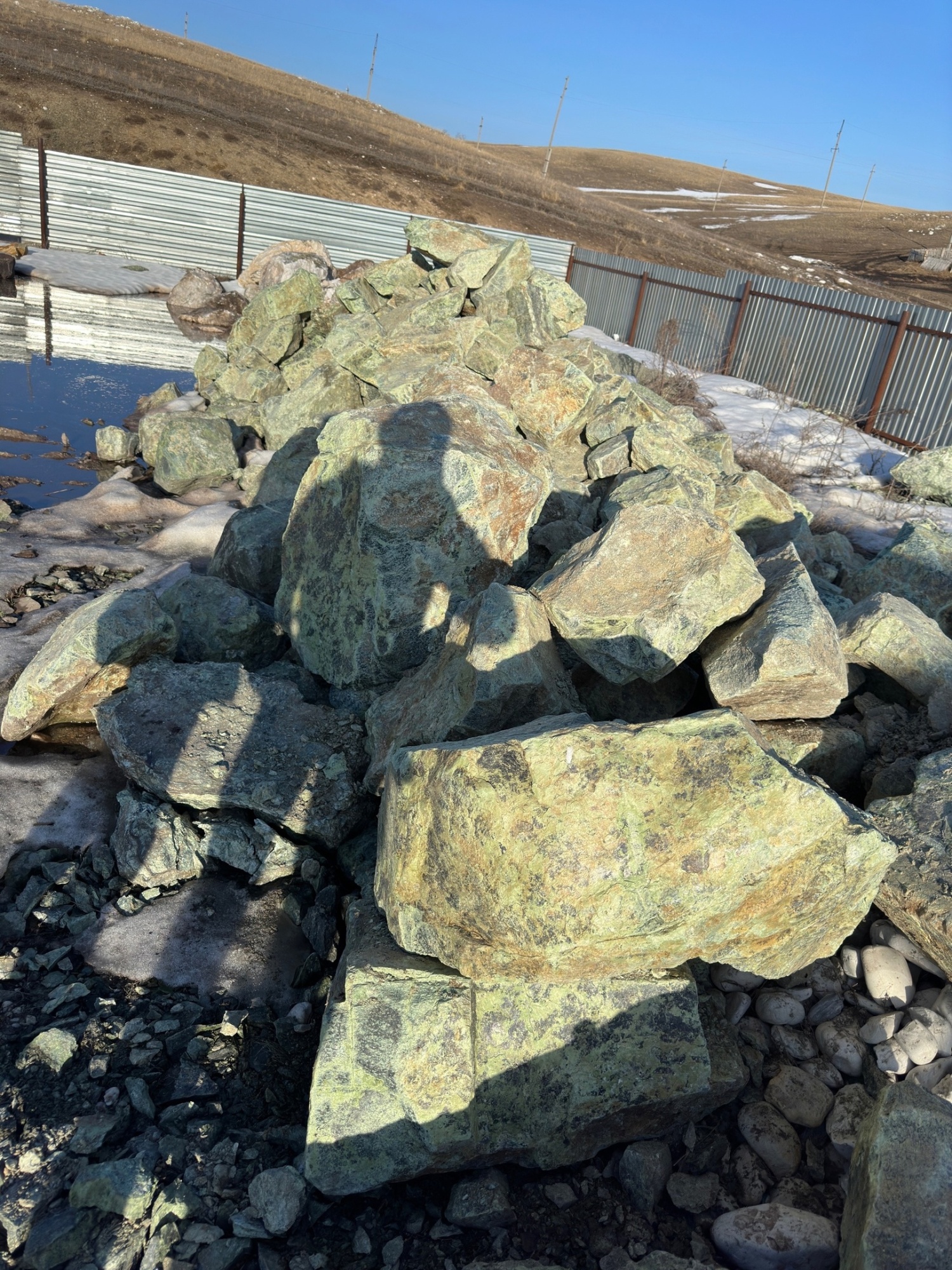 Камни для ландшафтного дизайна зелёные 10-60 килограмм купить в Ишиме