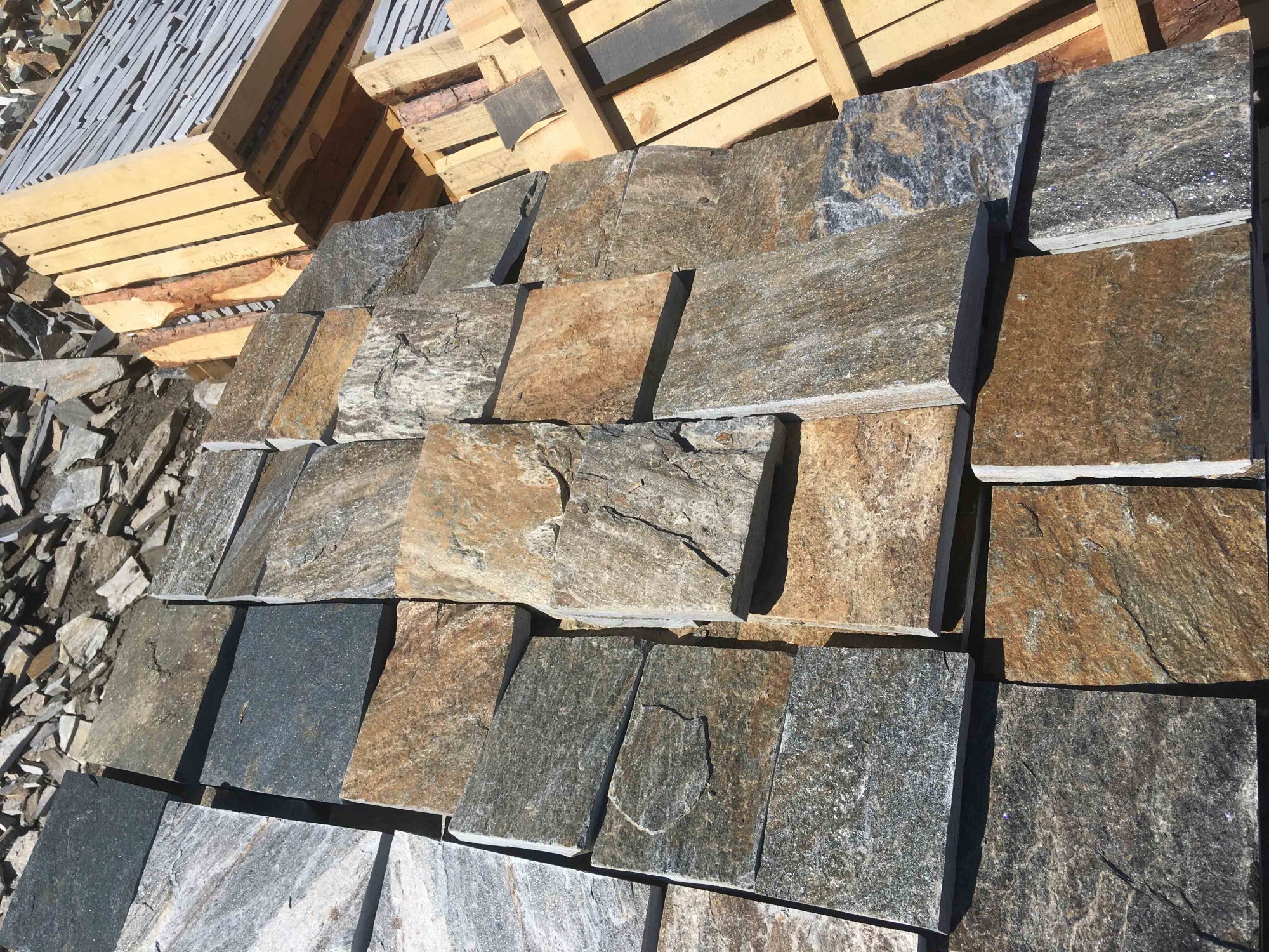 Плитка пилёная златолит Уральский для фасада купить в Ишиме