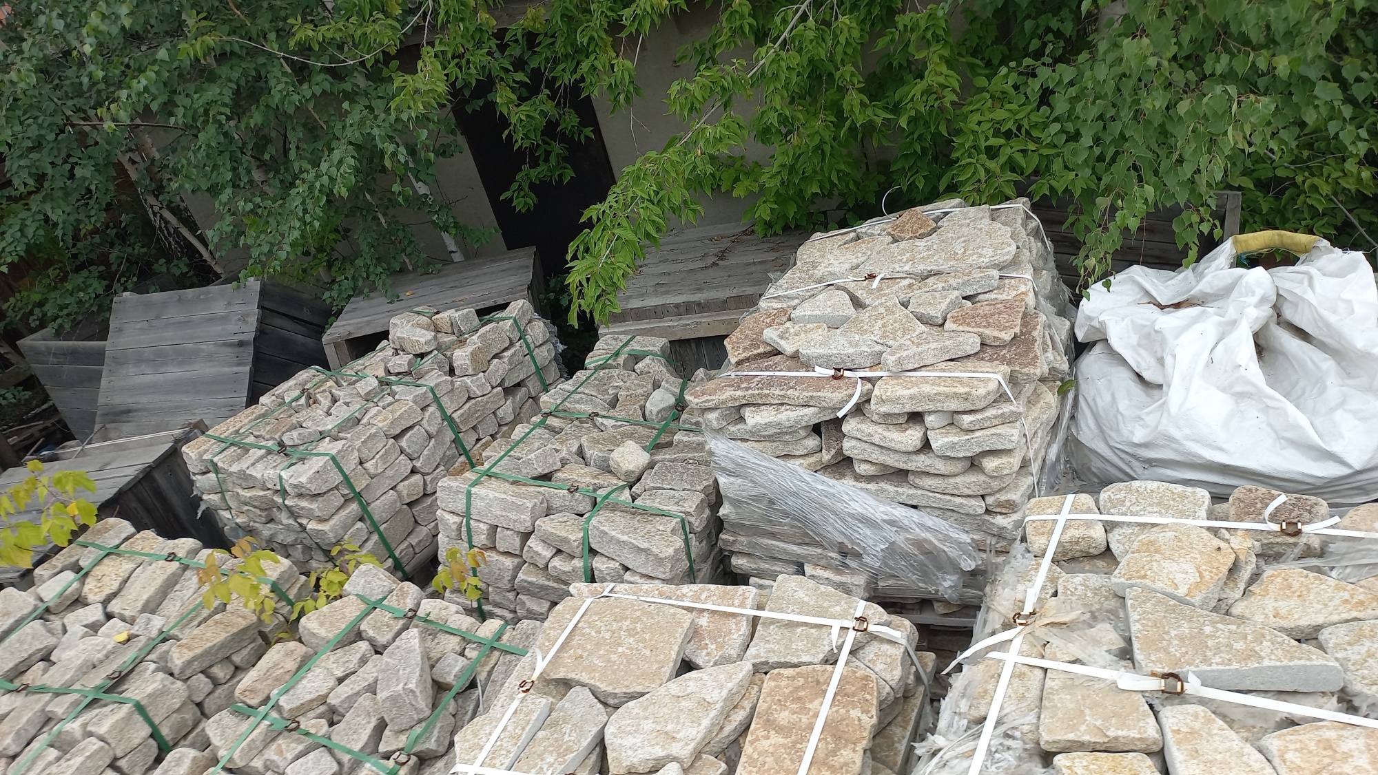 Плитняк гранитный галтованный купить в Ишиме