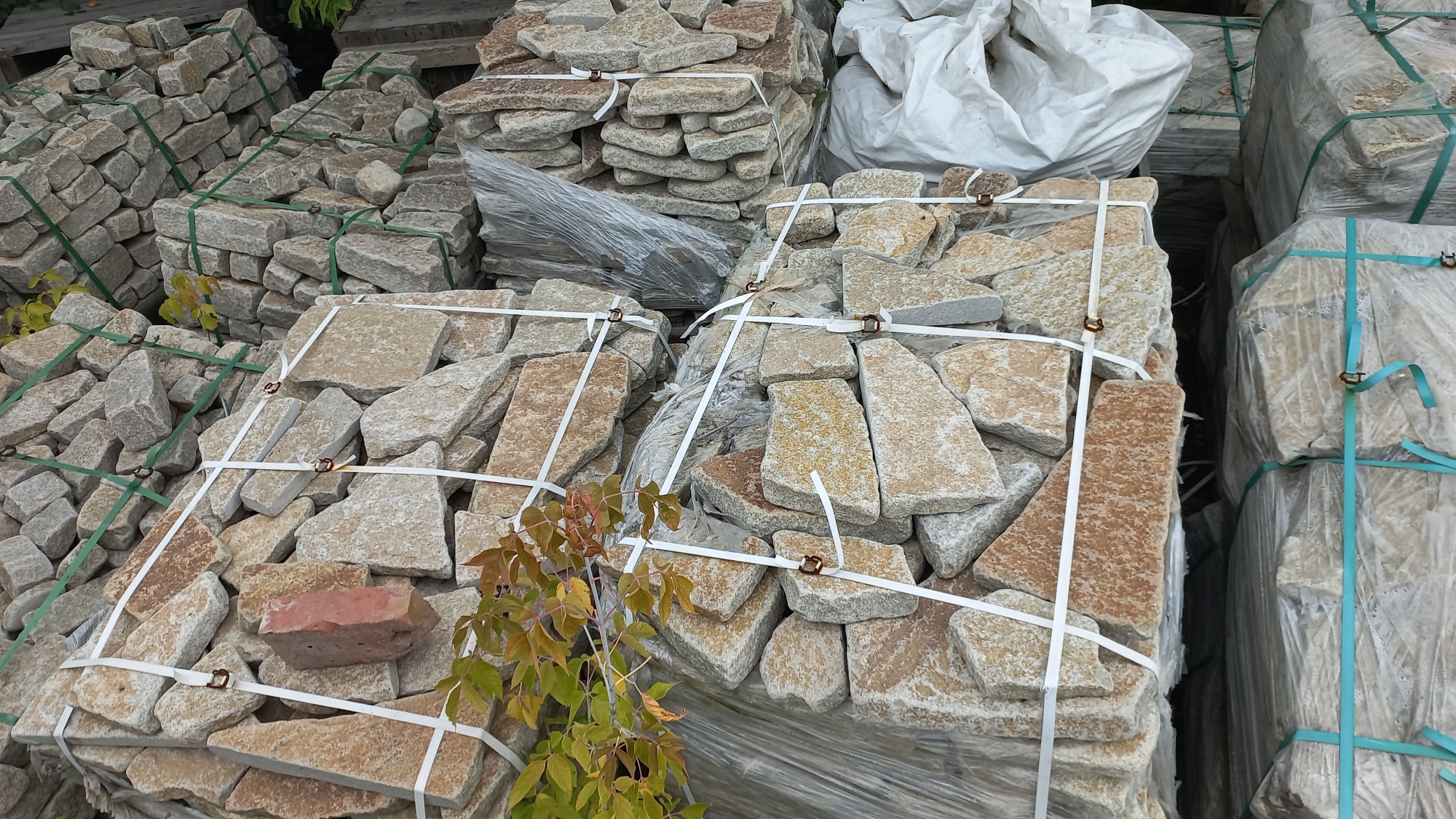 Плитняк гранитный галтованный купить в Ишиме