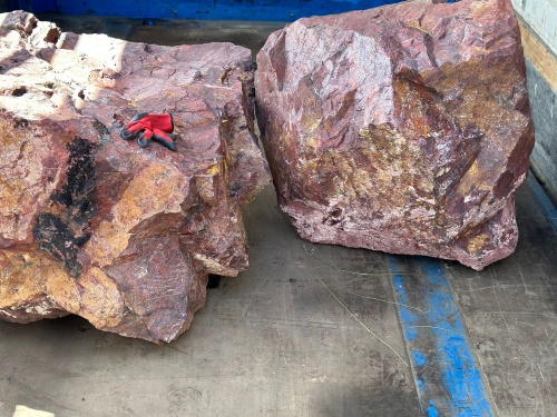 Ландшафтные глыбы красно-фиолетовые 200-1000 килограмм купить в Ишиме