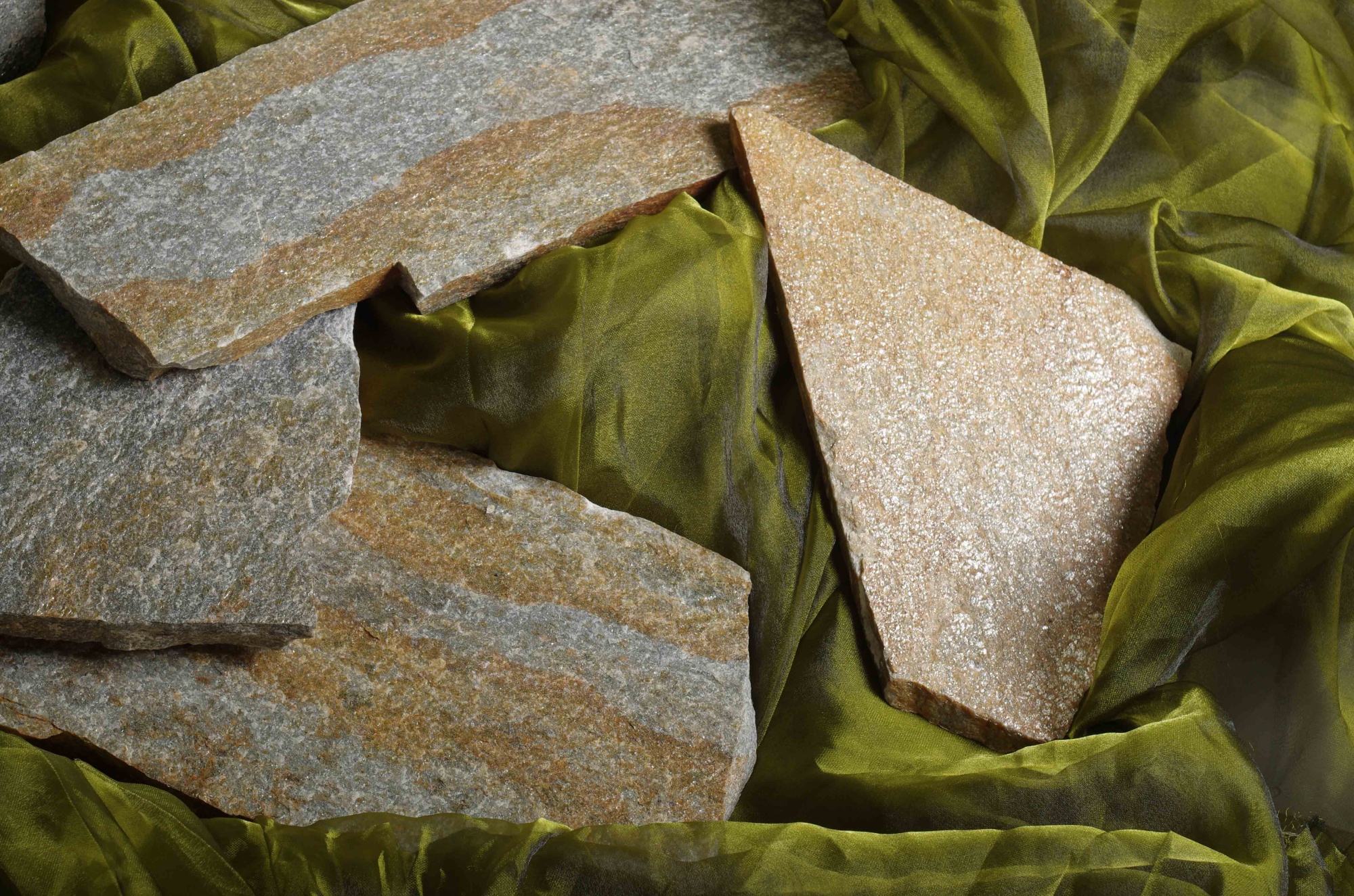 Плитняк златолит Уральский  для фасада купить в Ишиме