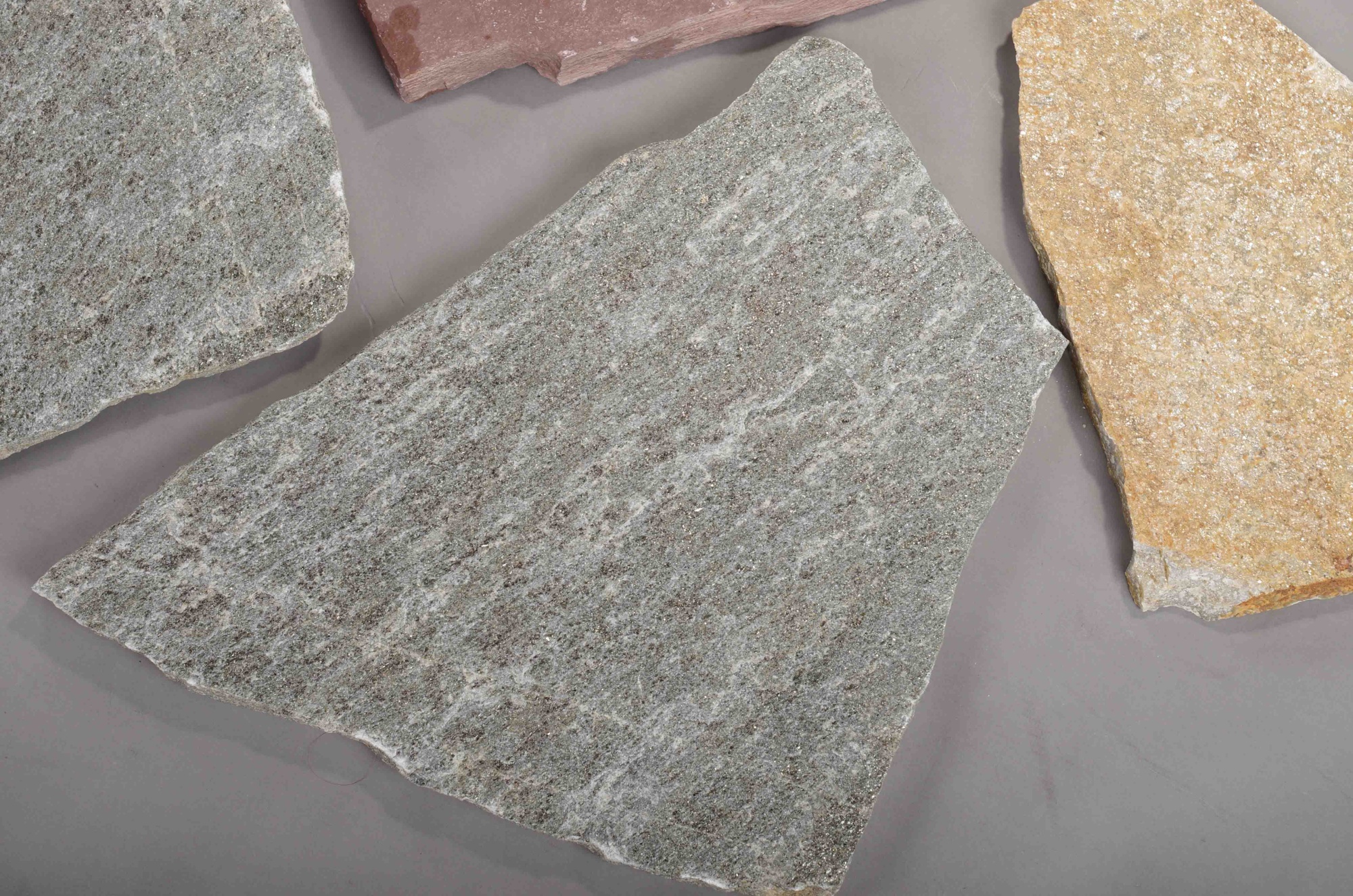 Плитняк златолит Уральский  для фасада купить в Ишиме