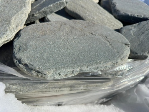 Плитняк златолит зелёный галтованный для мощения на бетон купить в Ишиме