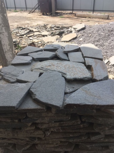 Златолит серебристый галтованный для лестниц купить в Ишиме